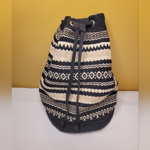Forever 21 Knit Boho Bohemian Beachy Knap Sack Backpack - Picture 1 of 14